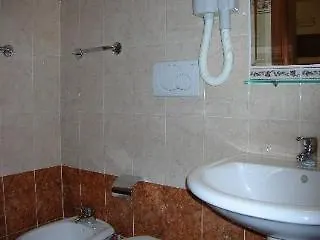 Oda ve Kahvaltı Emanuela 4*
